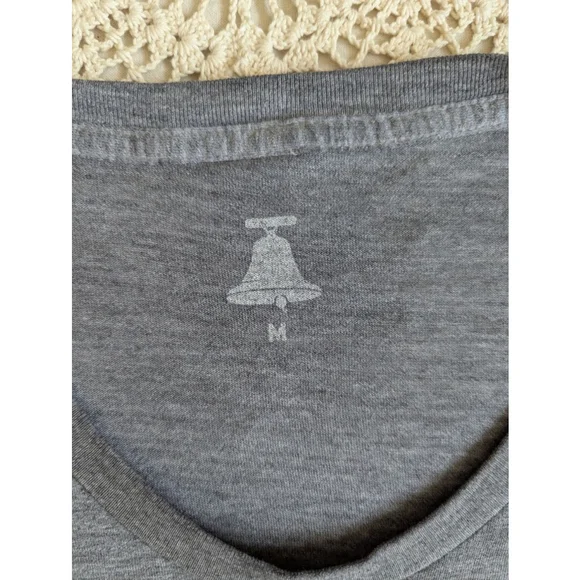 🌈BELLWOODS BREWERY | Women's Gray Wizard Wolf Graphic Short Sleeve Tee M - Picture 4 of 7